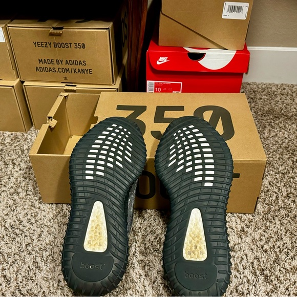 Adidas Yeezy 350v2 MX Dark Salt - Picture 4 of 4